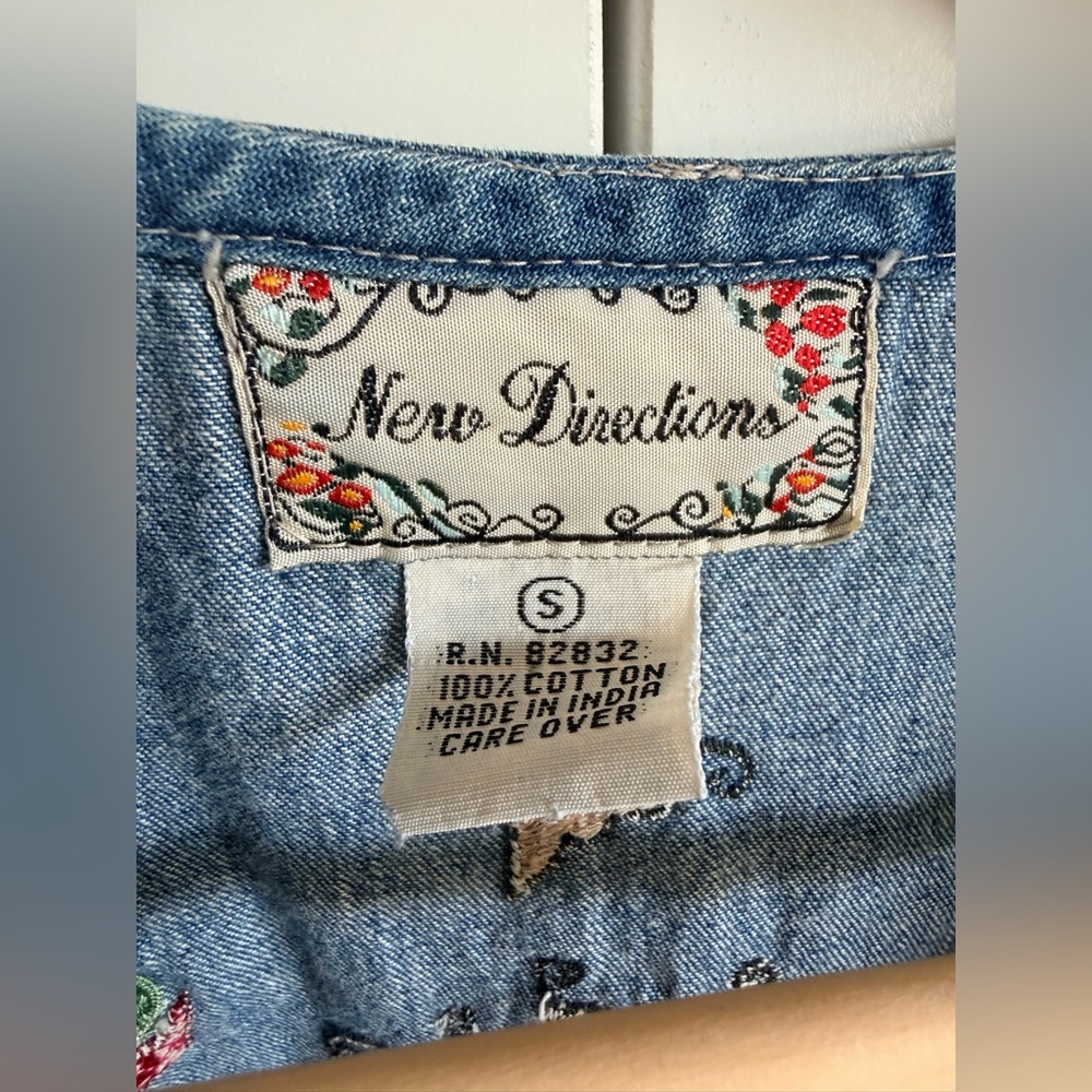 Vintage Denim Vest with Floral Embroidery - Picture 2 of 3